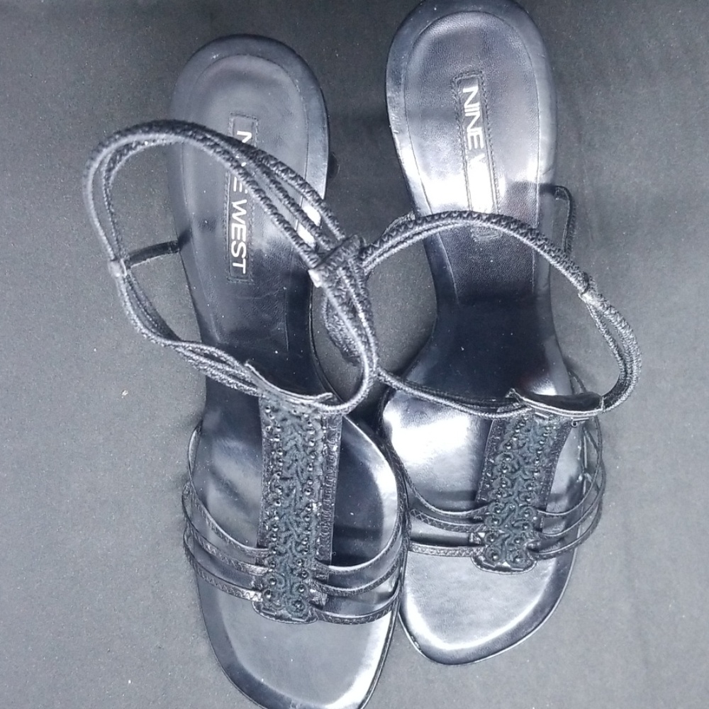 Shoes - Picture 3 of 4